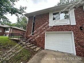 Building Photo - 5630 NW Hillside Dr