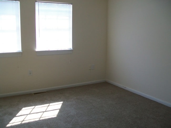 Building Photo - 3521 Bolling Rd