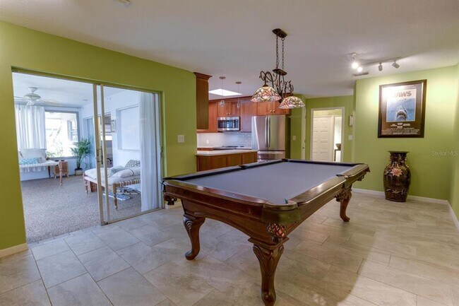 Foto del edificio - 511 Crystal Beach Ave