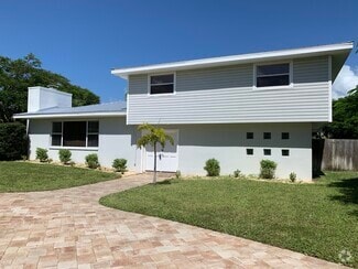 Building Photo - 1401 Magnolia Dr