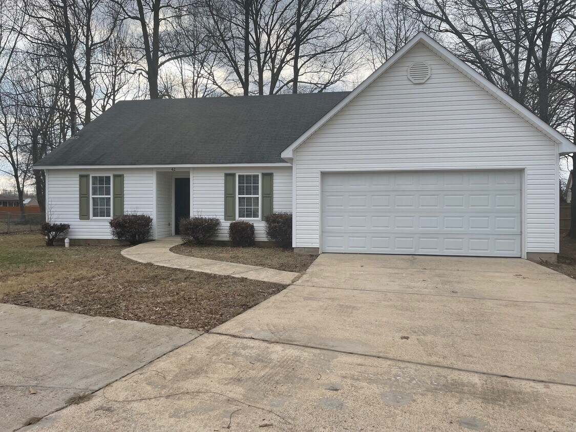 42 Collinwood Cove, Jackson, TN 38305 House Rental in Jackson, TN