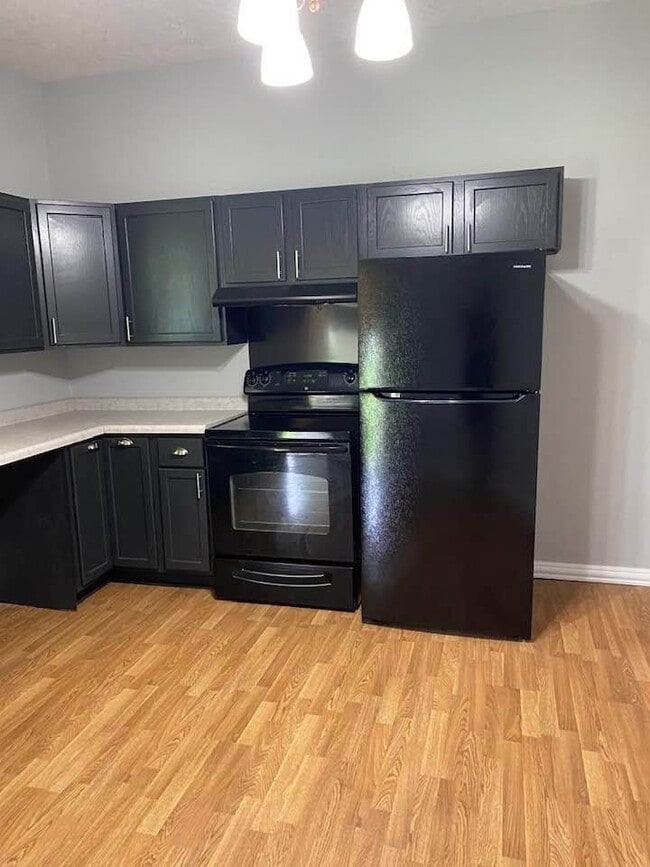 Building Photo - 315 S 7th St