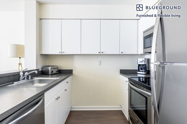 Building Photo - 2 Townsend St