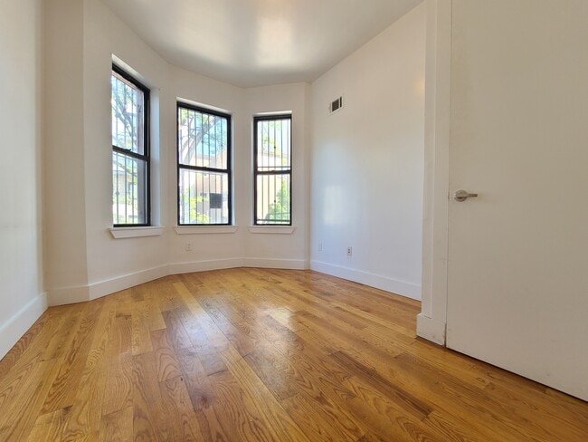 Building Photo - 1141 Greene Ave