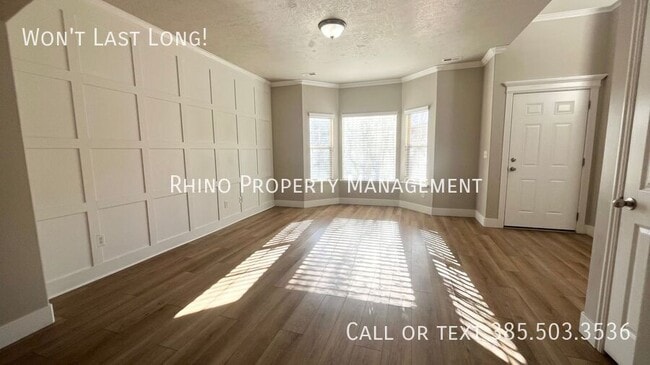 Building Photo - 2343 Adelaide Dr