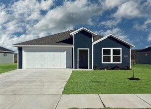 Building Photo - 571 Riggs St