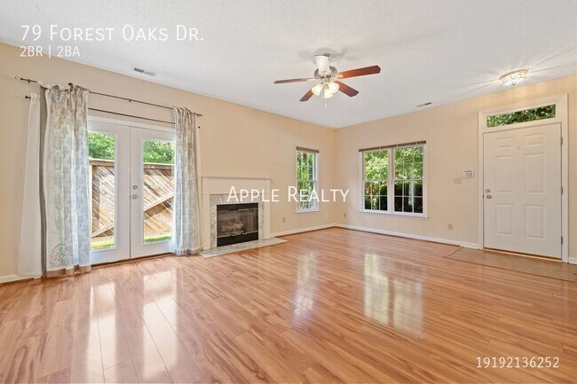 Foto del edificio - 79 Forest Oaks Dr