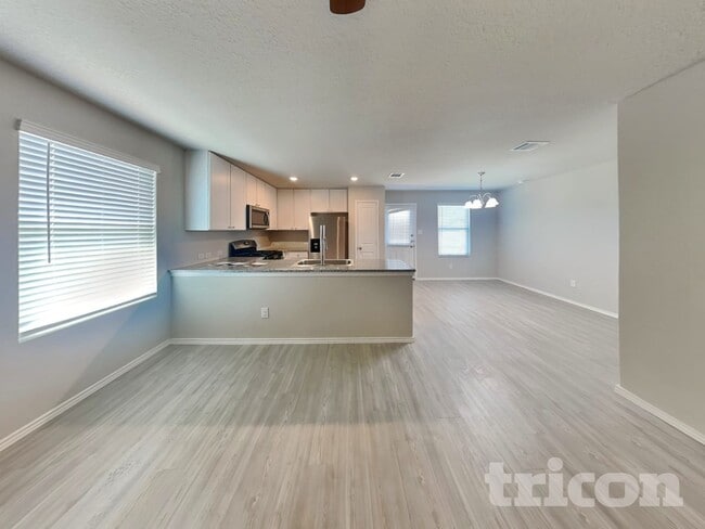 Building Photo - 13240 Rosemary Cove