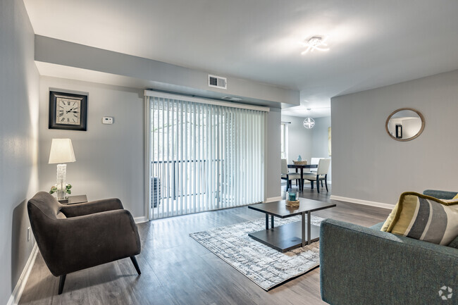 2BR, 1BA - 1000SF - Avondale Village