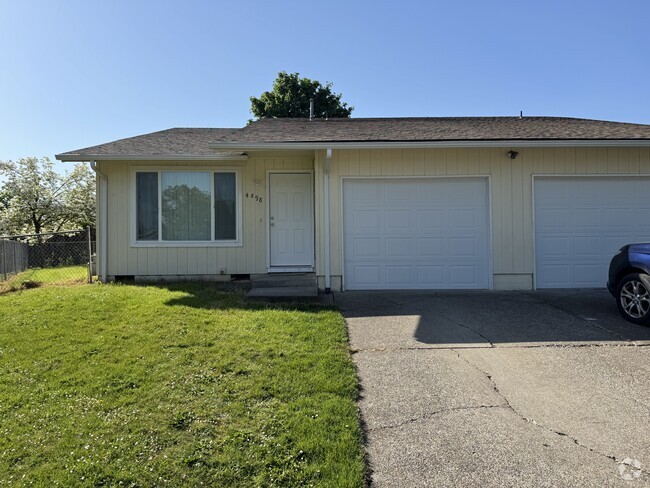 Building Photo - 4898 Chinook Ct SE