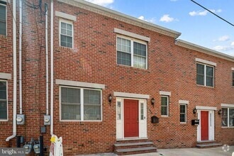 Building Photo - 656 N 8th St