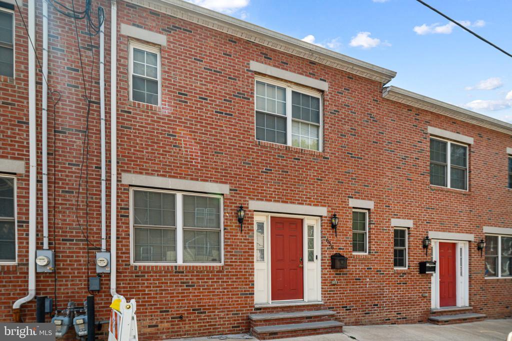 Primary Photo - 656 N 8th St
