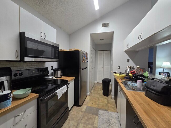 Foto del edificio - 10420 SW 158th Ct