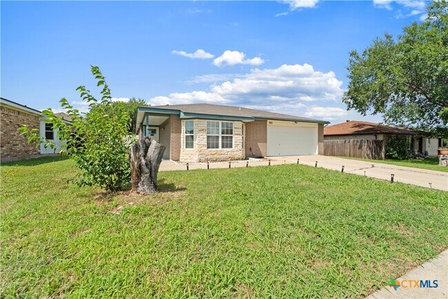 Building Photo - 303 Carly Dr