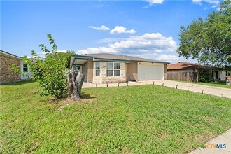 Building Photo - 303 Carly Dr