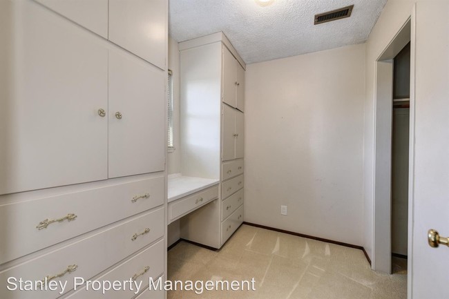 Building Photo - 9420 Durango Way