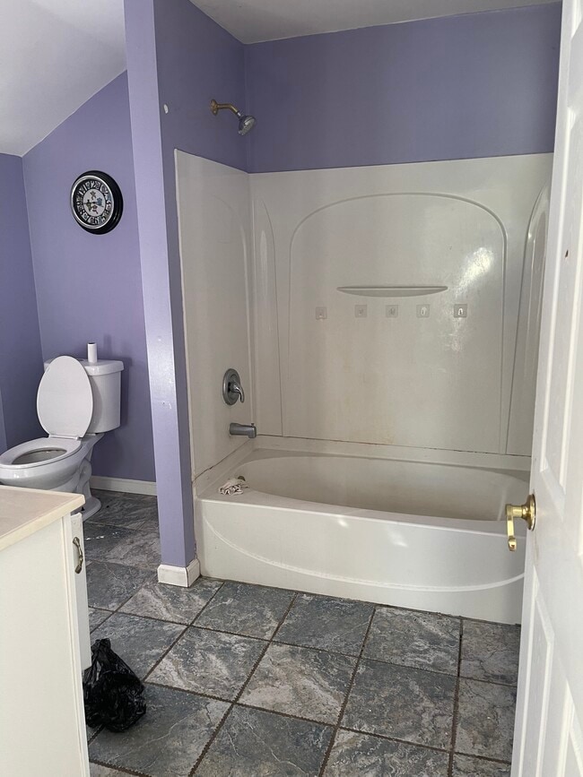 Building Photo - 55 Labelle Ave