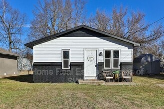 Building Photo - 2137 W Brower St