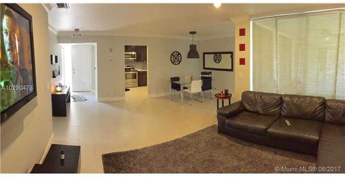 Building Photo - 2649 Carambola Cir N