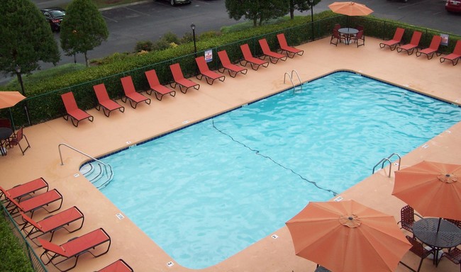 Sparkling Pool w/Sundeck - Tara Hills Apartments