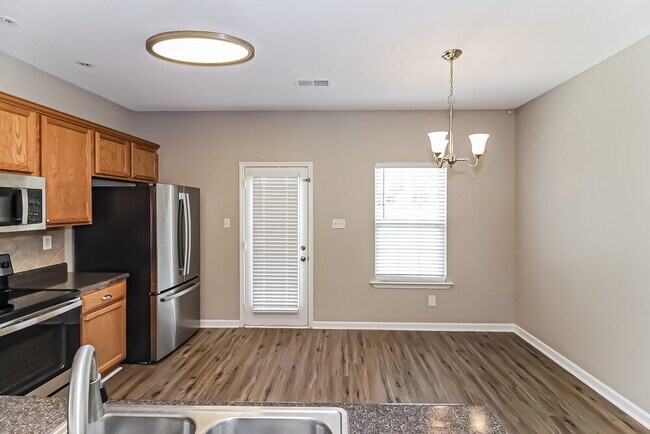 Foto del edificio - 9864 White Poplar Dr