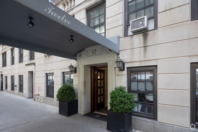Foto del edificio - 12 E 88th St
