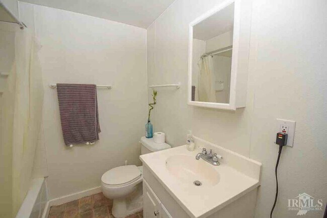 Foto del edificio - 829 W. North St