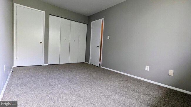 Foto del edificio - 1703 Fountain Rock Way