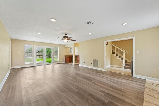 Building Photo - 11806 Gardenglen Dr