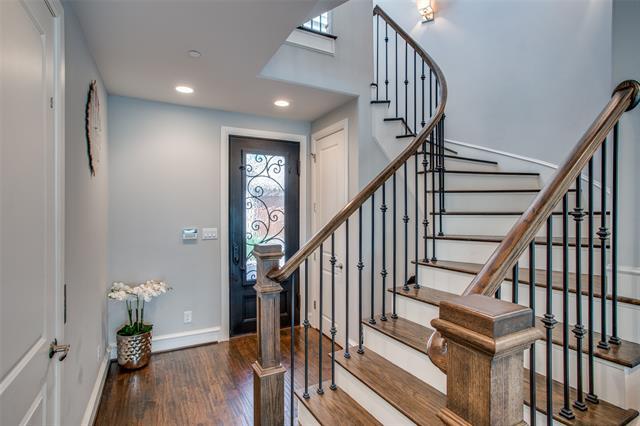 Building Photo - 4532 Normandy Ave