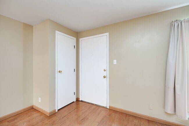 Foto del edificio - 1315 Rona Village Blvd