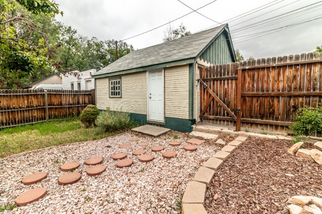 Building Photo - 1314 E Platte Ave