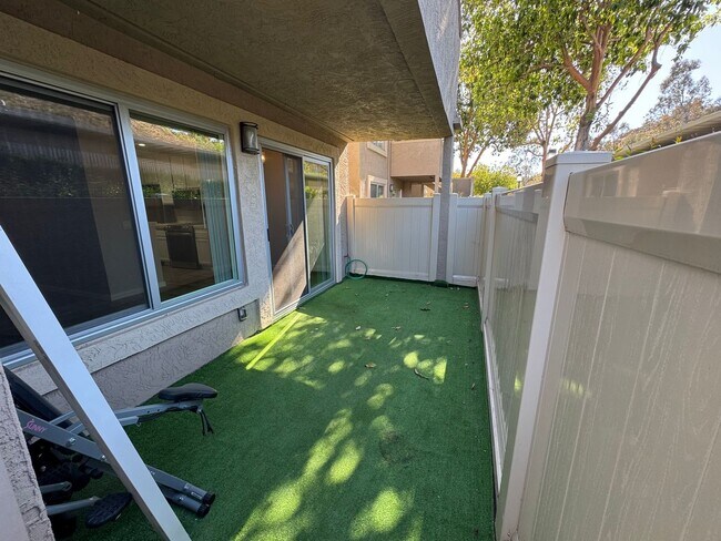 Foto del edificio - 2Bed - 2Bath ground level