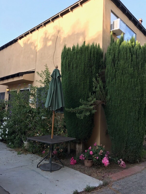 Foto del edificio - 6321 Haviland Ave