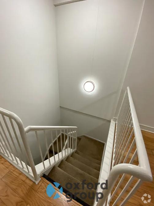 Building Photo - 320 W 96th St