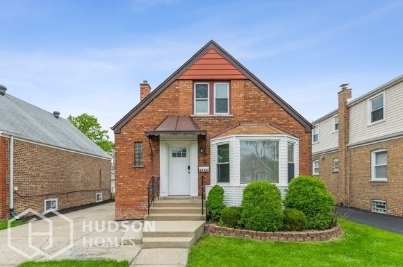 Primary Photo - NOW AVAILABLE! - 8744 S Mozart Ave, Evergr...