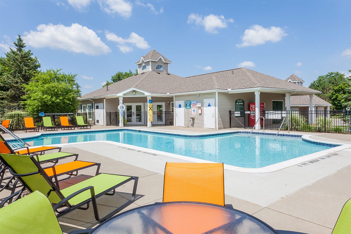 The Orion 2000 Elmhurst Cir Lake Orion, MI Apartments for Rent in