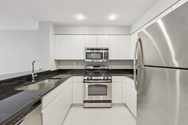 Foto del edificio - 302 Nelson Ct