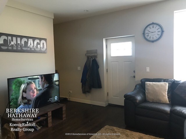 Foto del edificio - 2048 W Webster Ave