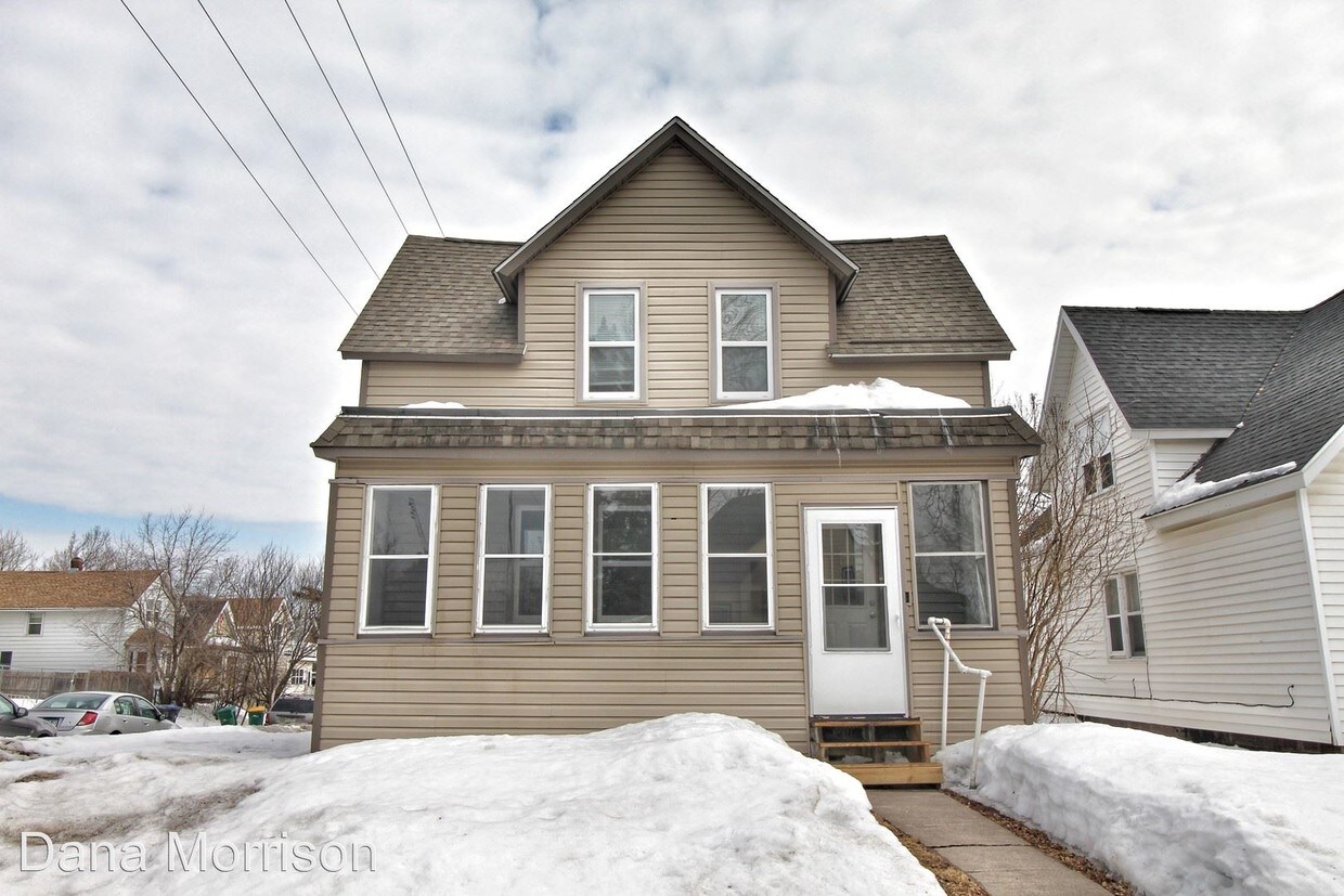 Primary Photo - 728-730 N 5th Ave E
