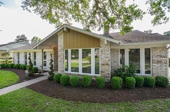Building Photo - 2815 Manila Ln