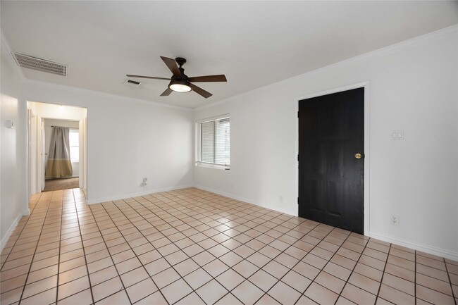 Building Photo - 1721 Jones St