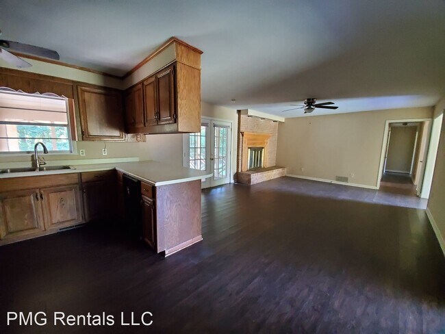 Foto del edificio - 4 br, 2 bath House - 103 North Jackson Rd
