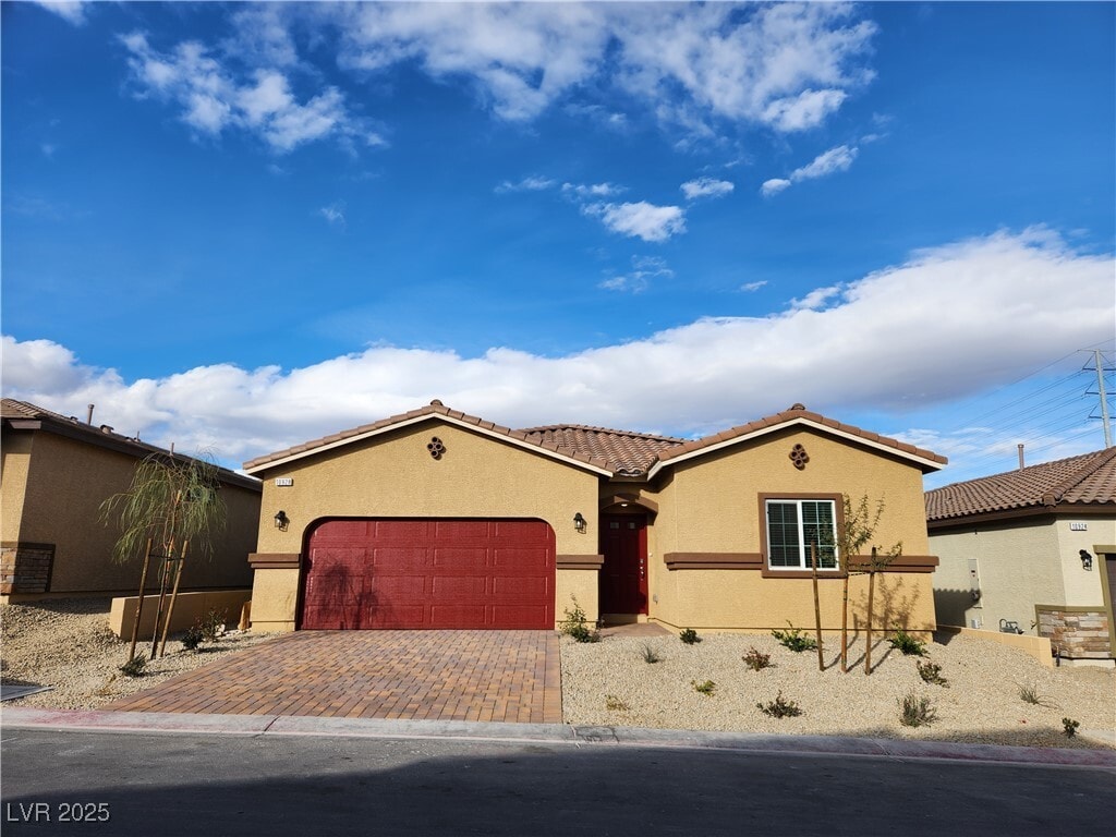 Foto principal - 10928 Preston Trails Ave