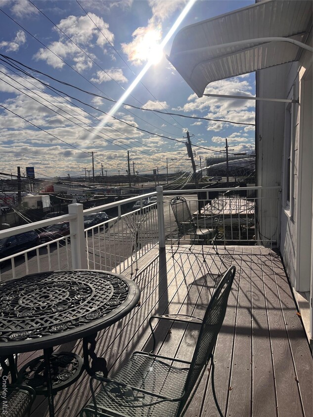 Primary Photo - 18 Boone St