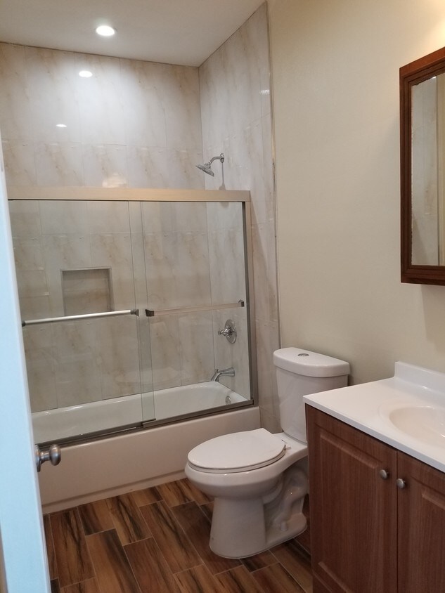 Foto principal - 14400 Condon Ave