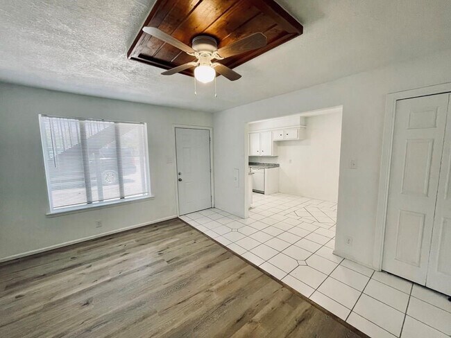 Foto del edificio - 1203 Redwood St