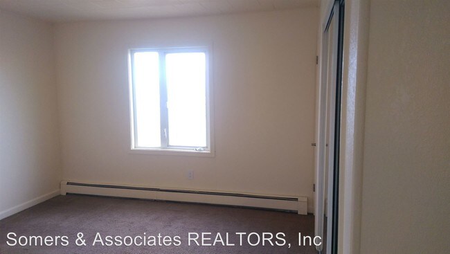 Building Photo - 935 Aurora Dr