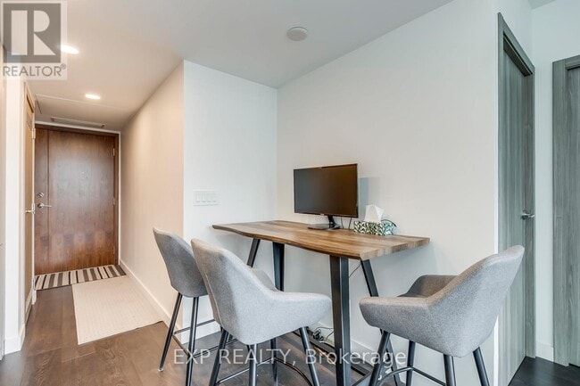 Building Photo - 38 Widmer St