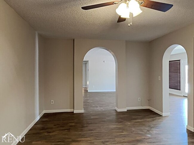 Foto del edificio - 7267 W Charter Oak Rd